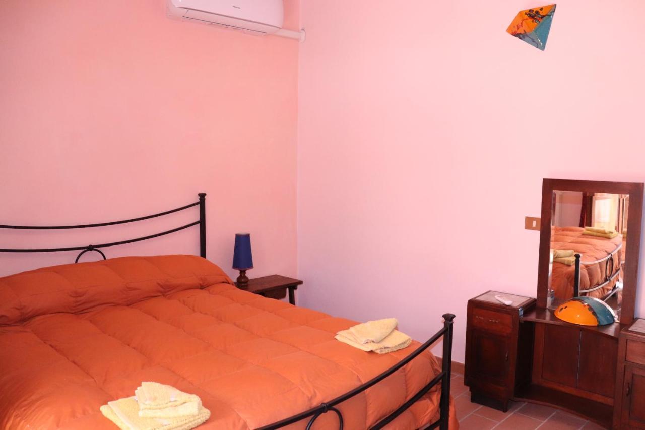 B&B Casale Roshlee Gualdo Cattaneo Kültér fotó